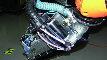 Multi-axis robots with bus cables