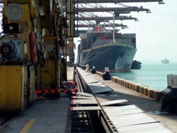 Expensive shut downs and down-times can be avoided thanks to rugged energy chain systems from igus®