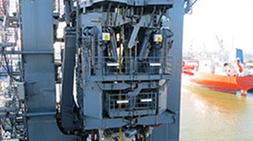 Pipe laying equipment