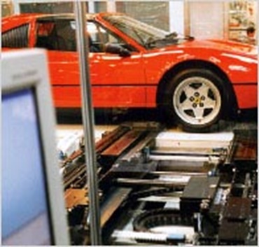 Gliding side-mounted cable carrier